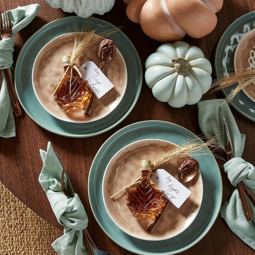 Festive napkins and decorative pumpkins