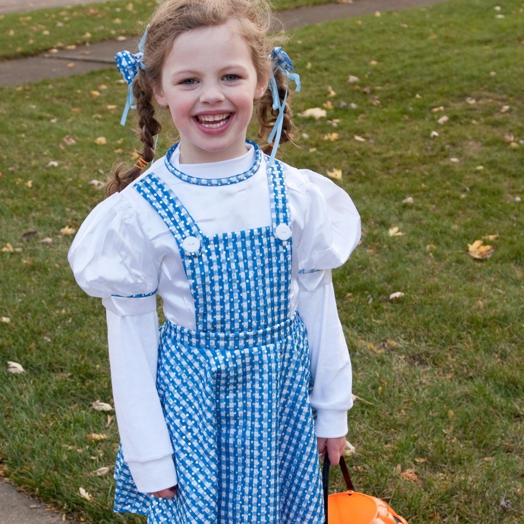 Girl dressed up as Dorothy